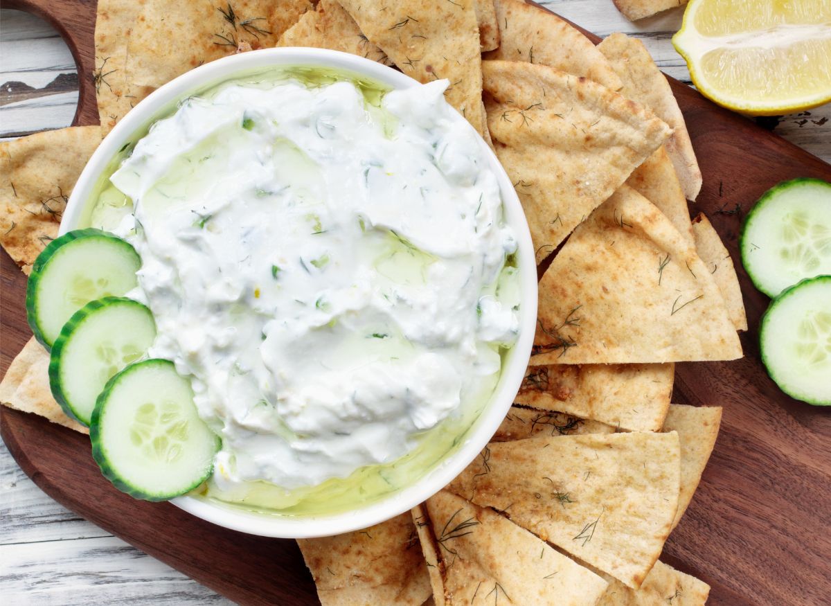 Aprovecha la versatilidad de la salsa con queso fresco batido